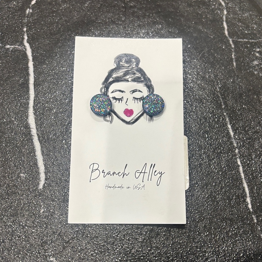 Glittering Black Earrings